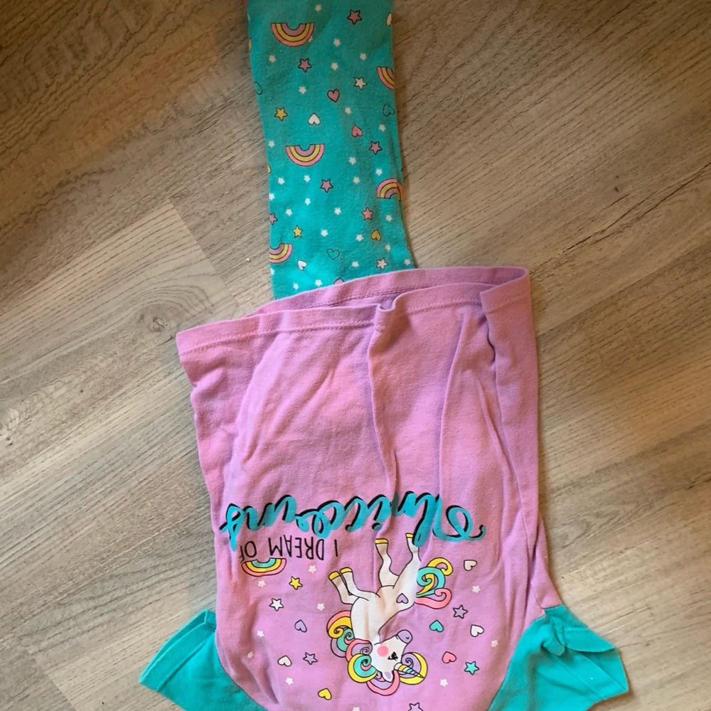 6 Pajama sets - Picture 5 of 6